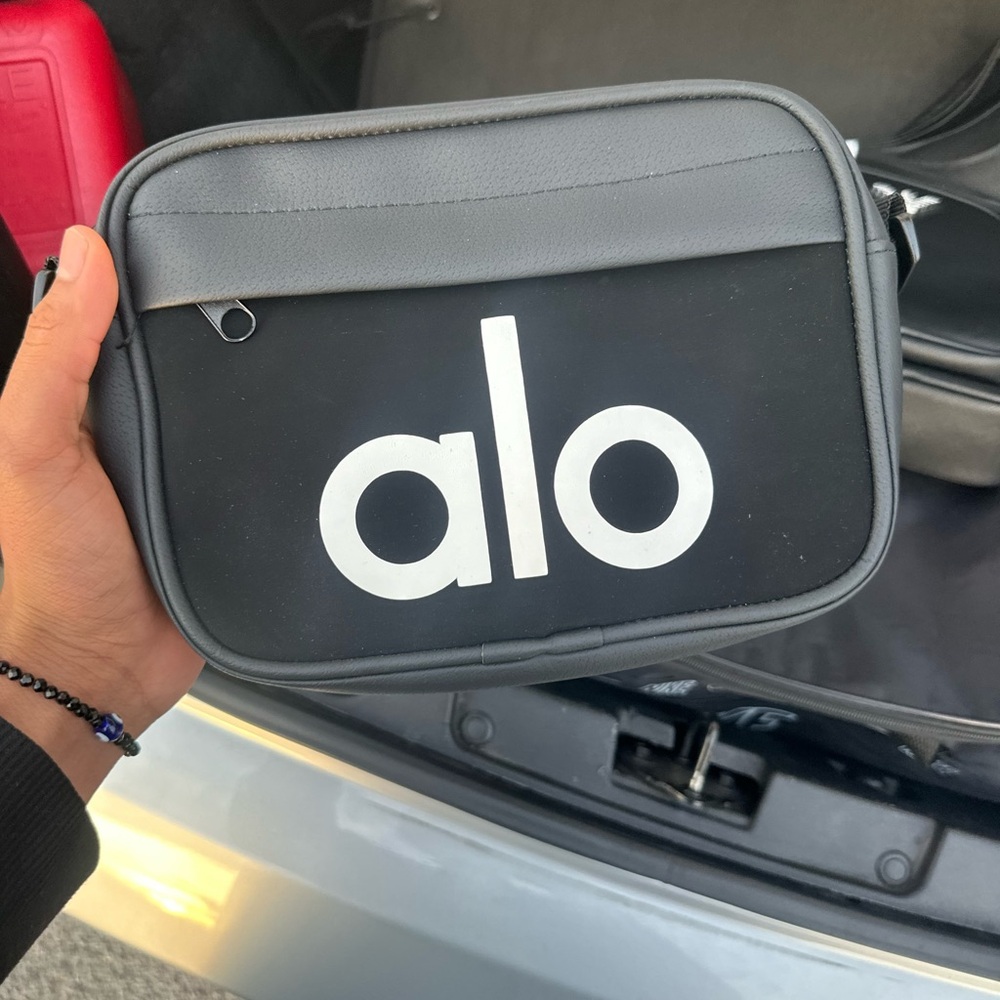 ALO Yoga Black and Gray Belt Bag